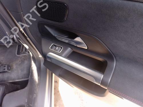 Højre bagtil elrude kontakt Højre bagtil elrude kontakt MERCEDES-BENZ EQB (X243) EQB 250+ (243.602) (190 hp) 34461724 34461724