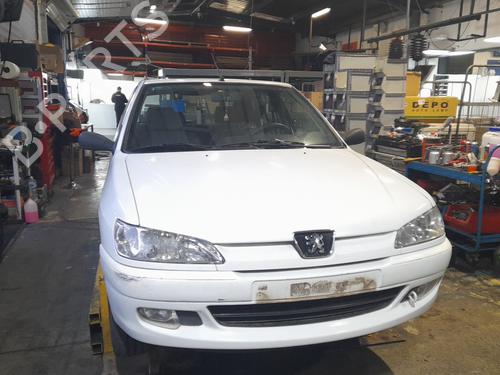 Used Parts PEUGEOT 306 Hatchback (7A, 7C, N3, N5) 1.8 16V (112 hp) 2121540