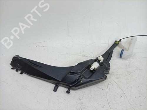 Used Windscreen washer tank Windscreen washer tank 37992121 37992121