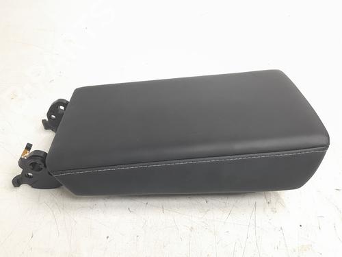 Used Armrest / Center console Armrest / Center console TESLA MODEL 3 (5YJ3) EV (283 hp) 34225550 34225550