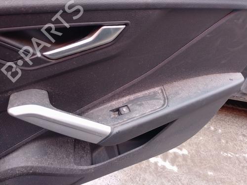 hjre-fortil-elrude-kontakt-audi-q2-gab-gag-2016-31995970 main image