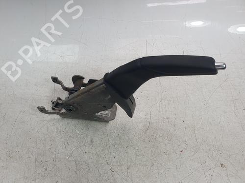 hand-brake-nissan-juke-f16_-2019-32868123 main image