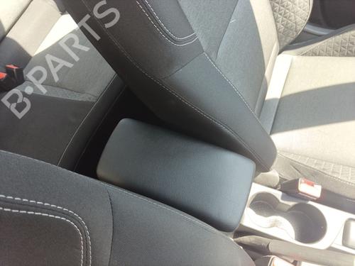Used Armrest / Center console RENAULT CAPTUR II (HF_) TCe 160 (HFN1) (158 hp) 28426860