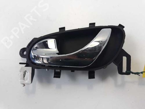 Used Front left interior door handle RENAULT KADJAR (HA_, HL_) 1.2 TCe 130 (HLMR) (130 hp) 3209461