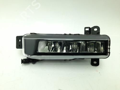 Used Left front fog light BMW 1 (F40) 118 d (150 hp) 31995948