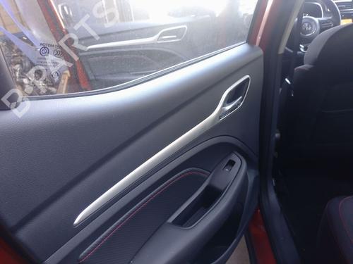 Rudehejsemekanisme venstre bagtil Rudehejsemekanisme venstre bagtil MG MG ZS SUV (AZS1) 1.5 VTi (114 hp) 33931341 33931341