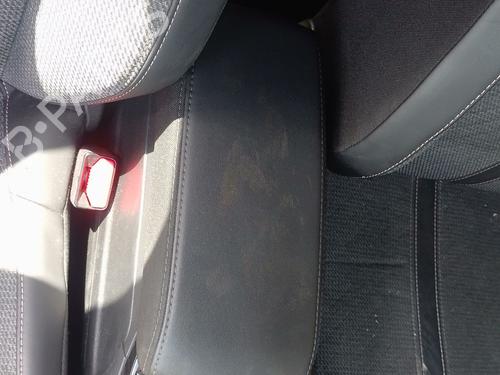 Used Armrest / Center console Armrest / Center console PEUGEOT 2008 II (UD_, US_, UY_, UJ_, UR_, UC_) e-2008 (UKZKXZ) (136 hp) 39695857 39695857