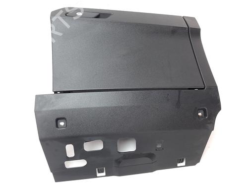Glove box AUDI Q3 (F3B) 35 TDI 83B857035B