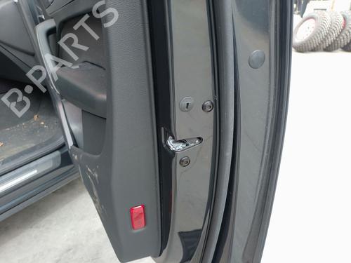 front-right-lock-audi-q5-sportback-fyt-2020-32734100 main image