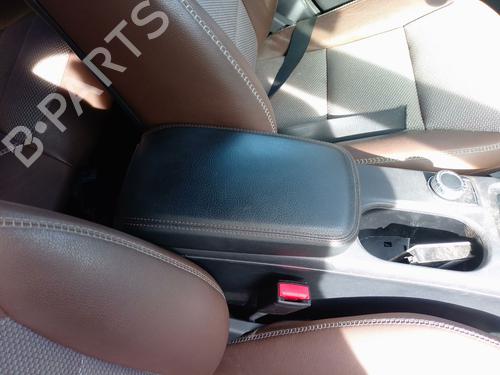 Used Armrest / Center console Armrest / Center console MERCEDES-BENZ GLA-CLASS (X156) GLA 200 CDI / d (156.908) (136 hp) 34162775 34162775