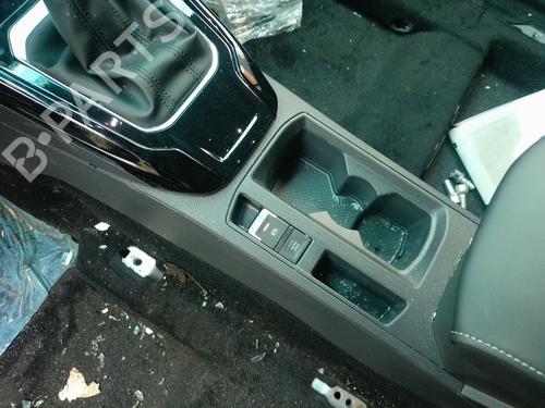 Frein à main VW T-ROC (A11, D11) 2.0 TDI (150 hp) 32028049