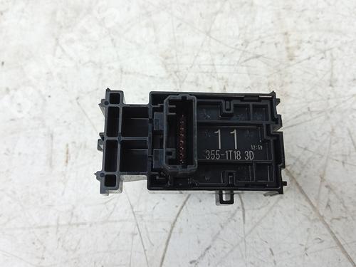 Right rear window switch TOYOTA COROLLA Saloon (_E21_) 1.8 VVTi Hybrid (ZWE211, MZEA12) | BP38176929I28 - Image 3