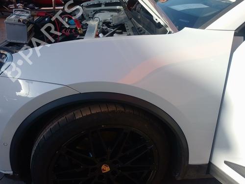 left-front-fenders-porsche-macan-xab-2024-36995095 main image