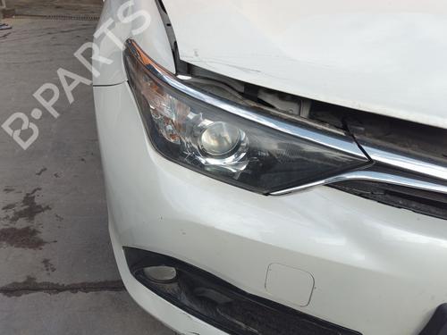 Scheinwerfer rechts für TOYOTA AURIS (_E18_) 1.8 Hybrid (ZWE186_, ZWE186R) (136 hp) 27834007