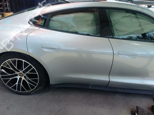 Used Right rear door Right rear door 37992146 37992146