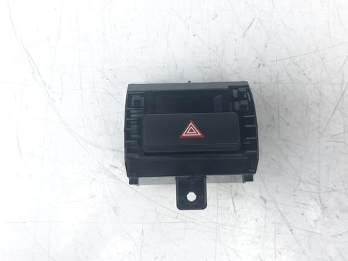 Warning switch TOYOTA HILUX VIII Pickup (_N1_) 2.4 D (GUN112_, GUN122_, GUN135_, GUN120_) (150 hp) 13511627