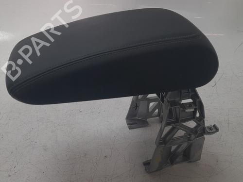 Used Armrest / Center console AUDI A3 (8V1, 8VK) 1.6 TDI (115 hp) 32066203