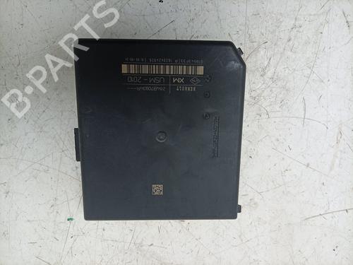 Used Fuse box Fuse box 39525803 39525803