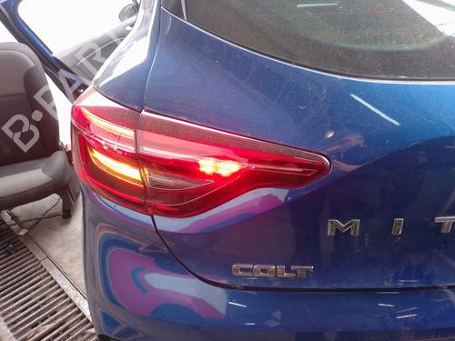 Feu de coffre gauche MITSUBISHI COLT V (CJ_, CP_) 1600 (CJ4A) (103 hp) 32727965