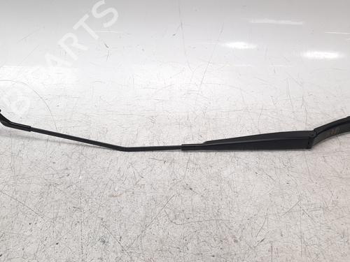 Used Front windshield wiper arm SEAT ATECA (KH7, KHP) [2016-2025]  23110442