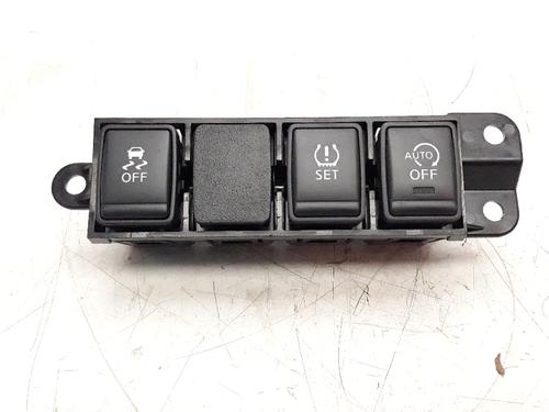 Used Switch NISSAN JUKE (F15) [2010-2019]  11393720
