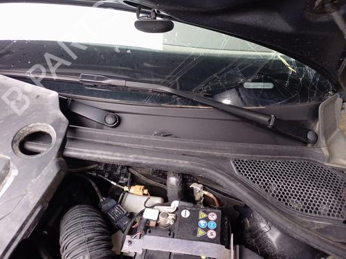 Used Front wiper motor AUDI Q2 (GAB, GAG) 30 TDI (116 hp) 31995983