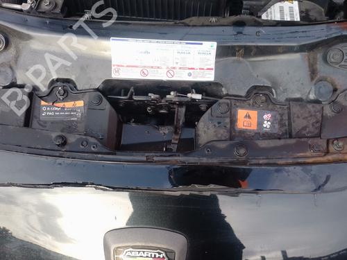 hood-lock-abarth-124-spider-2016-38800877 main image