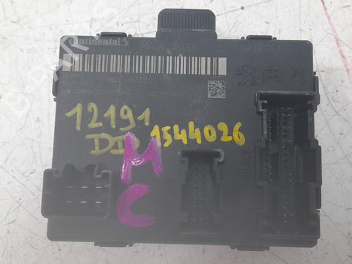 Used Electronic module Electronic module PEUGEOT 308 III (FB_, FH_, FP_, F3_, FM_) BlueHDi 130 (FBYHZL, FBYHZT) (131 hp) 34583163 34583163