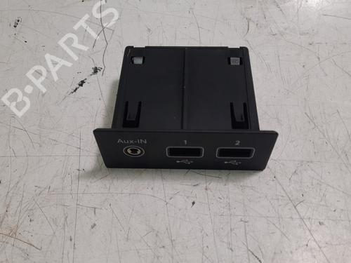 Used Electronic module RENAULT CAPTUR II (HF_) TCe 160 (HFN1) (158 hp) 32097654