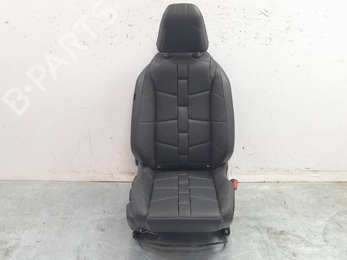 right-front-seat-ds-ds-3-ds-3-crossback-ur_-uc_-uj_-2018-26396496 main image