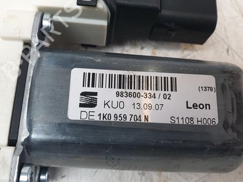 Right rear window motor SEAT LEON (1P1) 2.0 TDI 16V | BP30103646E22 