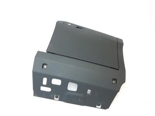 Used Glove box AUDI Q3 (F3B) 35 TDI (150 hp) 21017252