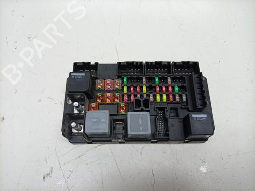 Caja reles / fusibles Caja reles / fusibles JAGUAR XJ (X351) 3.0 SDV6 (300 hp) 37295060 37295060