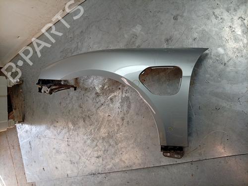 left-front-fenders-porsche-taycan-y1a-2019-37873655 main image