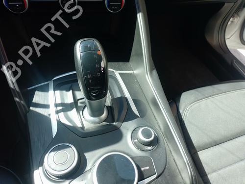 Used Gear lever Gear lever ALFA ROMEO GIULIA (952_) 2.2 D (952AEM250, 952AEA250) (150 hp) 36230174 36230174
