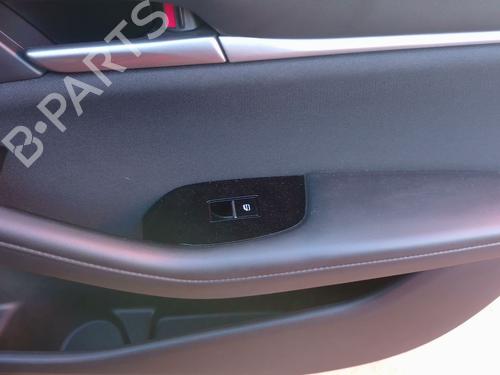 mando-elevalunas-delantera-derecho-mazda-3-saloon-bp_-2018-31775251 main image