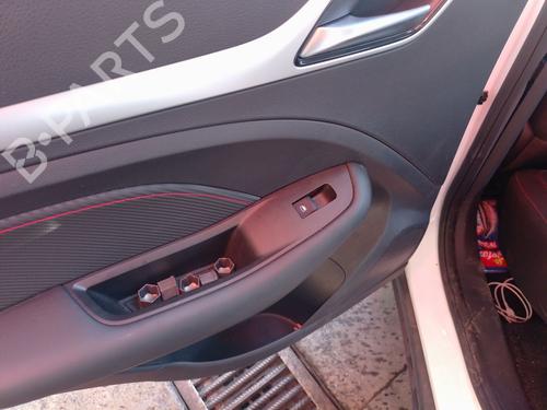 left-rear-window-switch-mg-mg-zs-suv-azs1-2017-33704446 main image