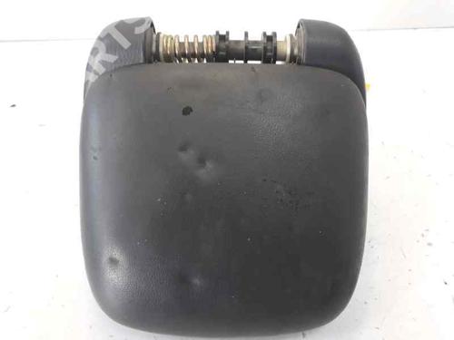 Used Armrest / Center console Armrest / Center console SUZUKI GRAND VITARA I (FT, HT) 2.0 HDI 110 4x4 (SQ420D, TD82V) (109 hp) 7154397 7154397