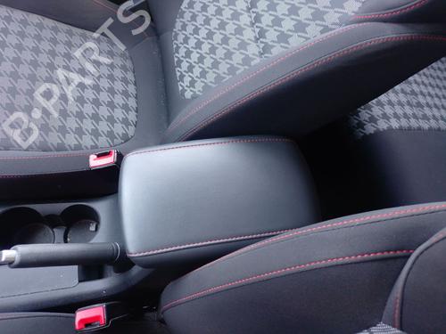 Used Armrest / Center console Armrest / Center console MG MG ZS SUV (AZS1) 1.5 VTi (114 hp) 33813619 33813619