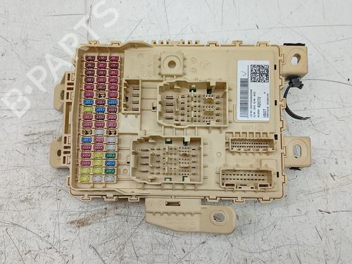 Used Fuse box Fuse box 39240800 39240800