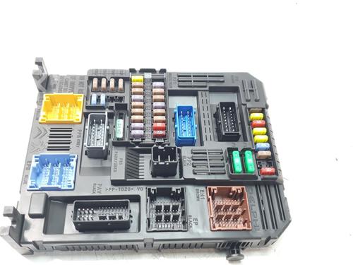 Used Fuse box CITROËN C4 CACTUS 1.5 BlueHDi 100 (99 hp) 27922481