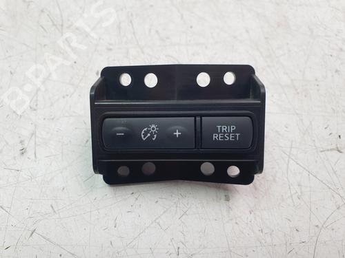 Used Switch NISSAN QASHQAI II (J11, J11_) 1.3 DIG-T (140 hp) 30967280