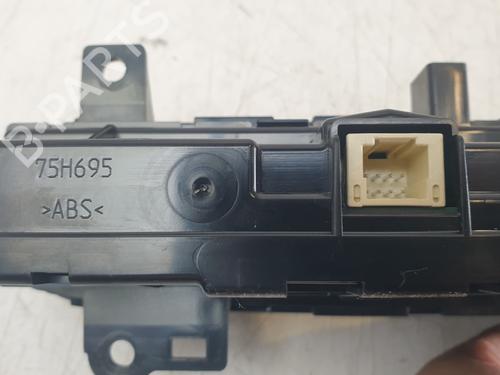 Climate control TOYOTA AURIS (_E18_) 1.8 Hybrid (ZWE186_, ZWE186R) | BP27834014I5