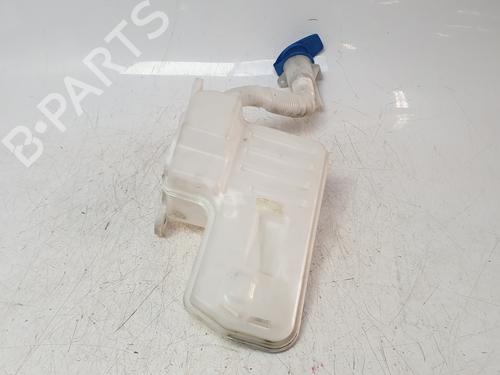 windscreen-washer-tank-seat-leon-5f1-2012-2013-2014-2015-2016-2017-2018-2019-2020-2021-32290327 main image