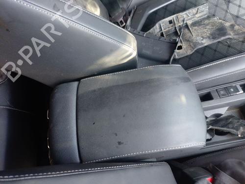 Used Armrest / Center console Armrest / Center console 39506127 39506127