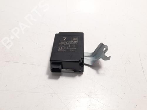 Used Electronic module TOYOTA YARIS (_P13_) 1.5 Hybrid (NHP130_, NHP130) (101 hp) 7903650