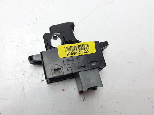 Used Right front window switch HYUNDAI i20 II (GB, IB) [2014-2021]  8054990