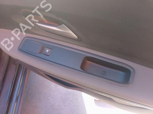 Used Right front window switch Right front window switch 39163191 39163191