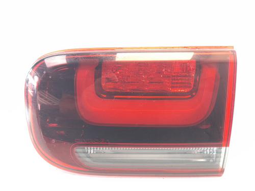 right-tailgate-light-citroen-c4-cactus-16-bluehdi-100-9821352180-2014-7918021 main image