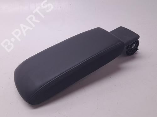 armrest-center-console-ds-ds-3-ds-3-crossback-ur_-uc_-uj_-2018-26396495 main image